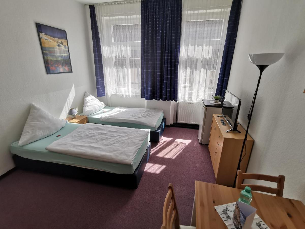 Hotel-Pension Zum Hirsch Hattersheim am Main Eksteriør billede